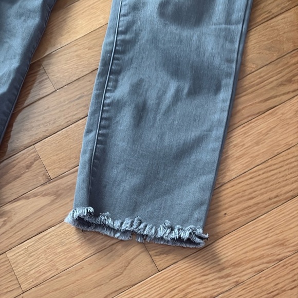 Nine West Cropped Gray Jeans - Picture 5 of 7